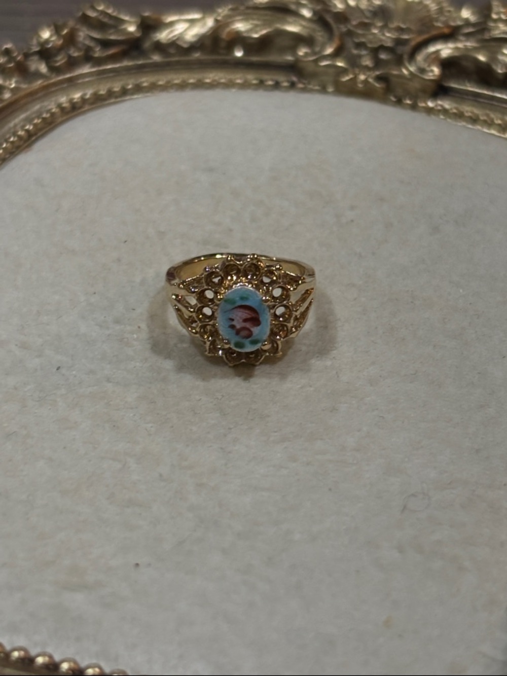 vintage-style 18k gold-plated hand-painted porcelain cameo stone size 5